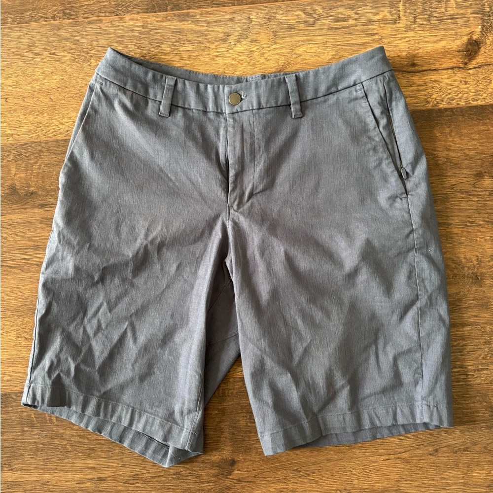 Lululemon Men's Commission Short Relaxed 11" Inseam Size 33 Blue